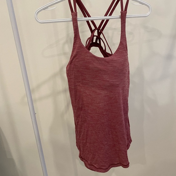 Lululemon sports top - Picture 2 of 5